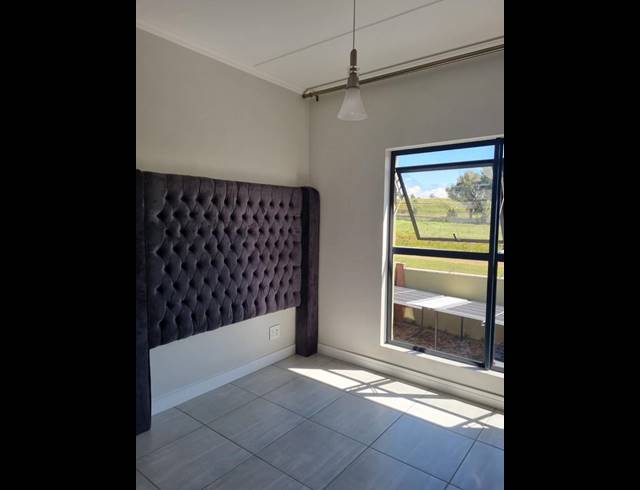 2 BEDROOM APARTMENT FOR SALE IN WATERFALL